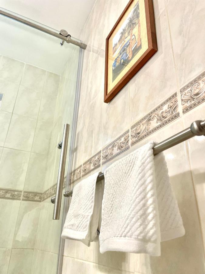 Comfy Bnb W/ King Bed + Work/Travel + Beach 8 Min ハランデール・ビーチ エクステリア 写真